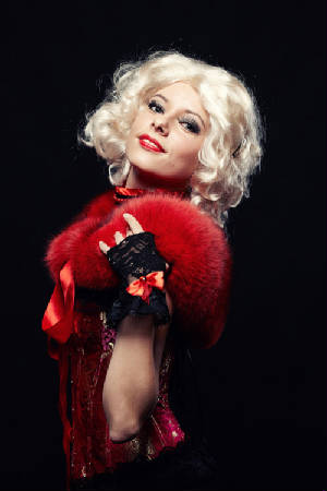 burlesque-elina2.jpg